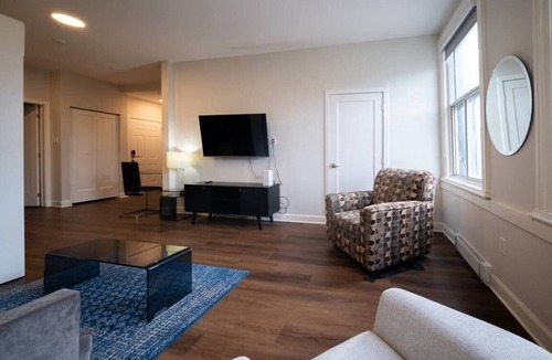 Sandy Hill Apartment | Spacious Apartment near University of Ottawa