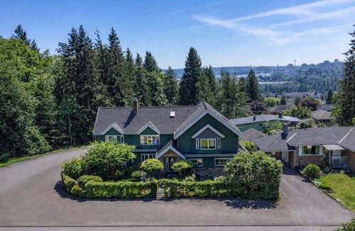 Coquitlam House | Spacious & Comfortable Villa in Coquitlam