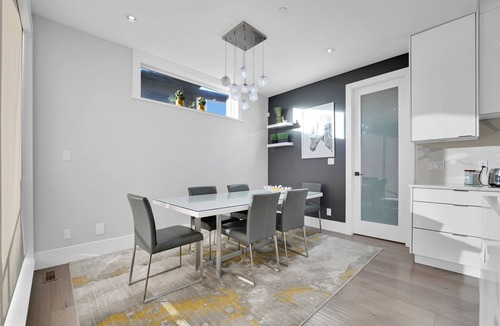 Squamish House | Spacious, comfortable family home situated in a serene location. Stunning views!