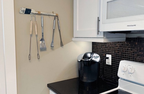 Grand Bend House | Spacious Family Cottage in Grand Bend | Short Walk to the Beach