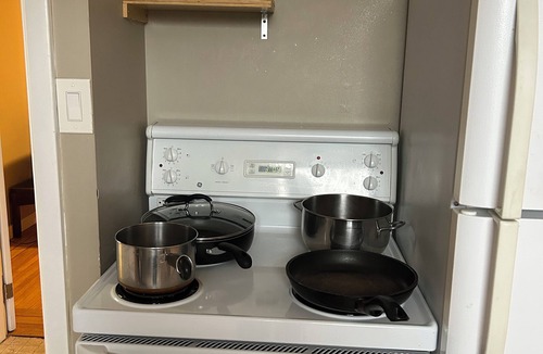 Mount Pleasant House | Spacious fully renovated house ,next to Cambie Sky train statio