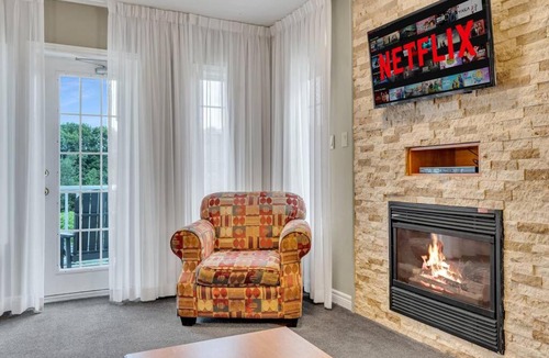 Oro-Medonte Apartment | Spacious Hideaway in Nature