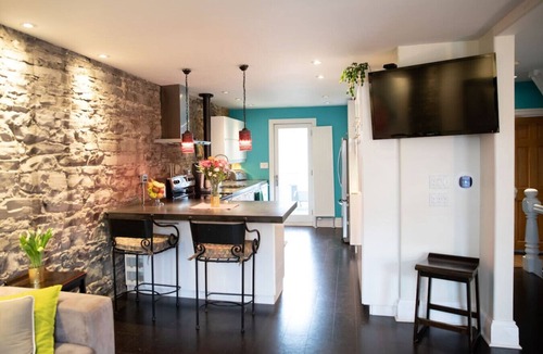 Inner Harbour Apartment | Spacious Historic Downtown Stableman`s House Loft