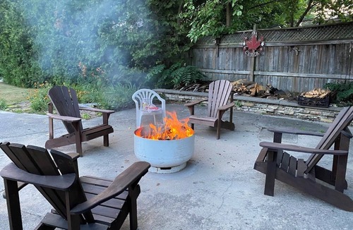 Port Franks Cottage | Spacious, rustic 4 bedroom cottage ideal for families, close to the beach.
