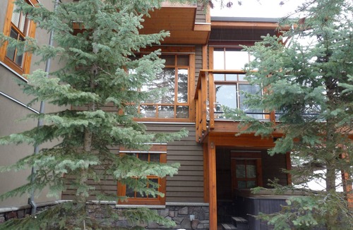 Sun Peaks House | Spacious Ski In/Ski Out 4 Bedroom Condo At Sun Peaks