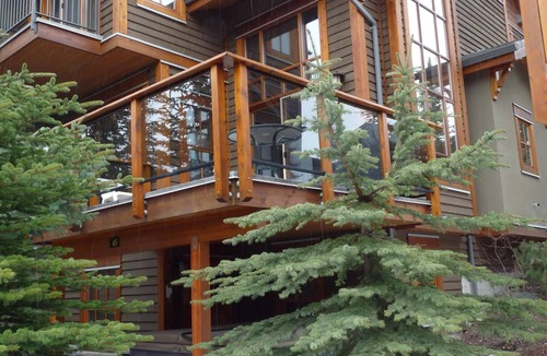 Sun Peaks House | Spacious Ski In/Ski Out 4 Bedroom Condo At Sun Peaks