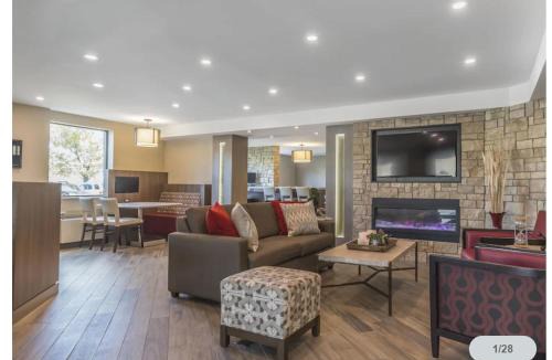 Oshawa Hotel | Spark by Hilton Oshawa