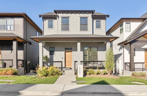 Willoughby House | Sparsh Villas - Glamorous & Luxurious Family Home