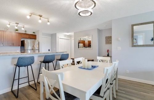 Invermere Condo | Spectacular Lake, Mountain, and Wetland View Condo 2BD + Den(w/door) Bunks