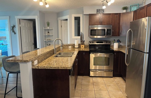 Invermere Condo | Spectacular Lake, Mountain, and Wetland View Condo 2BD + Den(w/door) Bunks