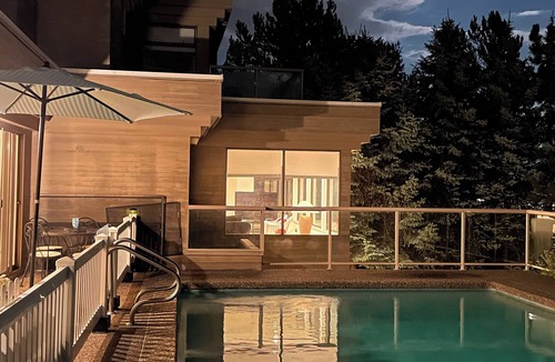 West Vancouver House | Spectacular Oceanview Home with Private Pool !