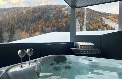Sun Peaks Condo | Spectacular Ski-in/Ski-out Penthouse at Sun Peaks. Panoramic Mountain Views!