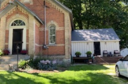 Flesherton House | Spend the holidays in the beautiful Beaver Valley at the Vandeleur Schoolhouse.