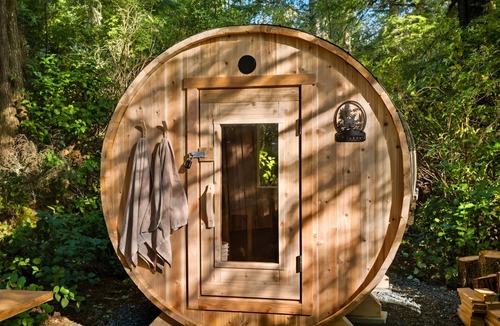 Ucluelet Cabin | SS#5-Shortboarder-Spring Cove View, Sauna, Hikes!