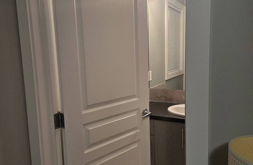 Lethbridge House | Standard bedroom with King size bed
