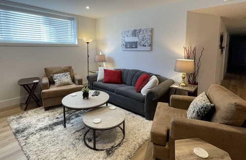 Collingwood House | Stanley House - Upscale 2 Bedroom Gem - New Listing
