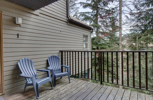 Whistler Creekside Condo | Steps to Creekside Gondola|Cozy Ski & Bike Retreat