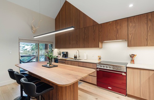 Upper Village House | Steps to Ski-In/Out | Luxury 3BR | Renovated 2025 | Hot Tub Access | Managed by Aloha Whistler