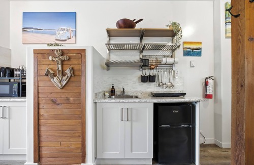 Ucluelet Apartment | Steps to Terrace Beach & Trails Whale’s Tail