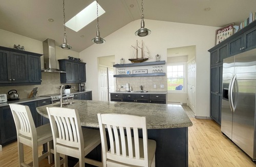 Anne's Land House | Stunning 4 Bedroom Executive Beach House With Access To Quiet Beach