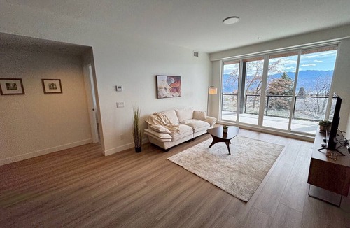 Central Okanagan Condo | Stunning lake view condo in the heart of Okanagan's Westside Wine Trail