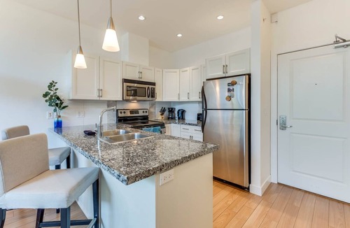 Central Okanagan Condo | Stunning Lake View Condo