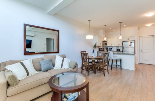 Central Okanagan Condo | Stunning Lake View Condo