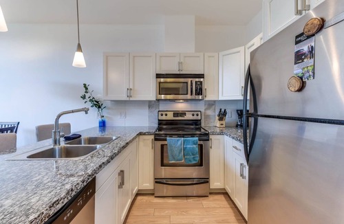 Central Okanagan Condo | Stunning Lake View Condo