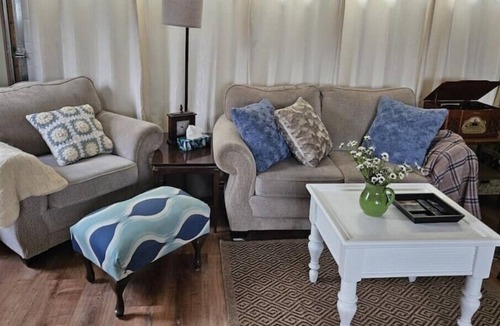 Prospect Bay Apartment | Stunning Lakefront Studio 25 mins to scenic Peggy's Cove and downtown Halifax.