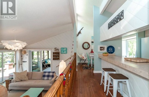 Honey Harbour Cottage | Stunning Lakehouse in Beautiful Honey Harbour