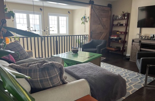 Port Severn House | Stunning Muskoka Oak Bay Golf Course - Port Severn Townhouse sleeps 8 free wifi