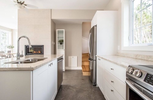 Bayswater Cottage | Stunning Ocean Front cottage, minutes from the beach