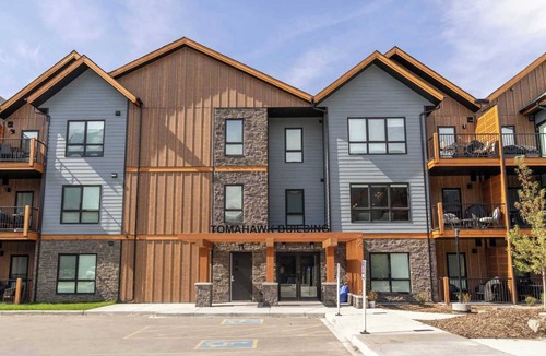 Copperstone Resort Condo | Stunning Views-Heated Pool-Hot tub-Fitness Center-5 mins to Canmore- Sparrowhawk