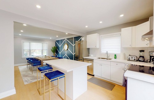 Thornhill House | Stylish 4 Bedroom Home in AAA Location Near Avenue Road and Hwy 401