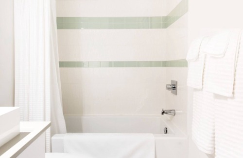 North End Condo | STYLISH DOWNTOWN CONDO NEAR GREAT RESTAURANTS AND CAFES