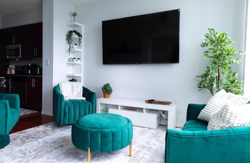 Financial District Condo | Stylish Downtown Toronto Condo