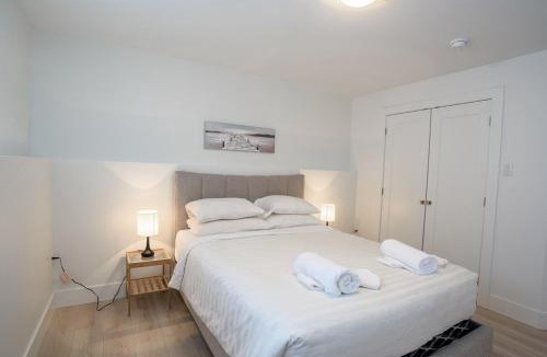 Moncton House | Stylish, Modern 3BR in Moncton