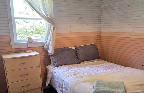 Princetown House | Suite 4 - Older/Simple/Rustic/No Frills/Budget 2BR - Near Cabot Beach Park