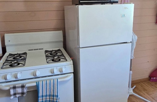 Malpeque House | Suite 8 - Older/Simple/Rustic/No Frills/Budget 1 Bed - Near Cabot Beach Park