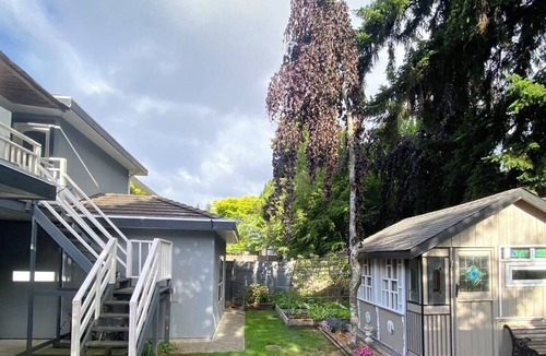 Surrey Apartment | Sunny Home in White Rock Resort