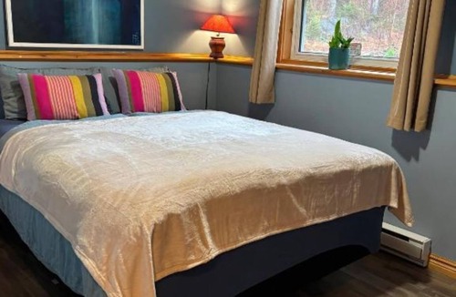Richmond County Bed & Breakfast | Sunrise Place Bed & Breakfast - Queen room (Moon)