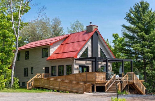 Algonquin Highlands Cabin | Sunrise Soaker at Dimensions | Cabin Four | Meals Included