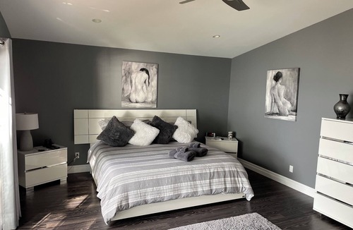 West Lake Bed & Breakfast | Sunset Escape On Westlake. This B&B offers 2 suites that are rented separately.