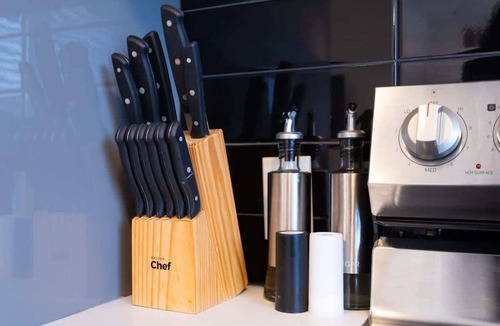 Niagara Falls Apartment | Sunset Haven, Niagara Falls, Pets Welcome & Family-Friendly!