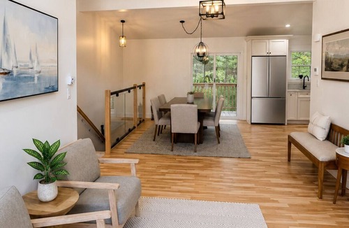 Fredericton House | Sunset House | 5BR City Retreat by Trail