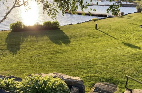Port Loring Cabin | Sunset Lakeside Escape on Beautiful Wilson Lake in Port Loring