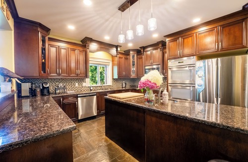 Tuwanek House | Sunshine Coast Waterfront Vacation Rental Perfect place for family reunions.