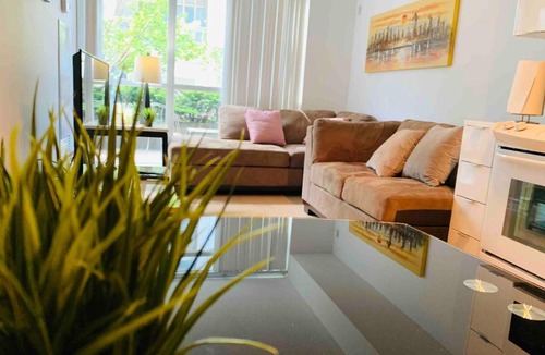 CityPlace Apartment | SunShine Stays + Den Terrace