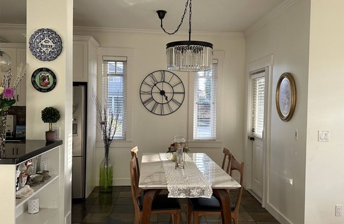 Delta House | Super Cozy 5 Bedroom Entire House in Ladner