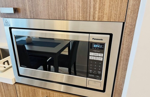 North York Apartment | Super Luxury Condo in Midtown Toronto 1 Bd, 1 Bath with 5 Star Amenities.